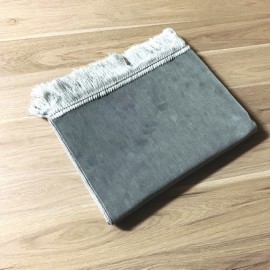 TAPIS DE PRIERE EN VELOURS: GRIS